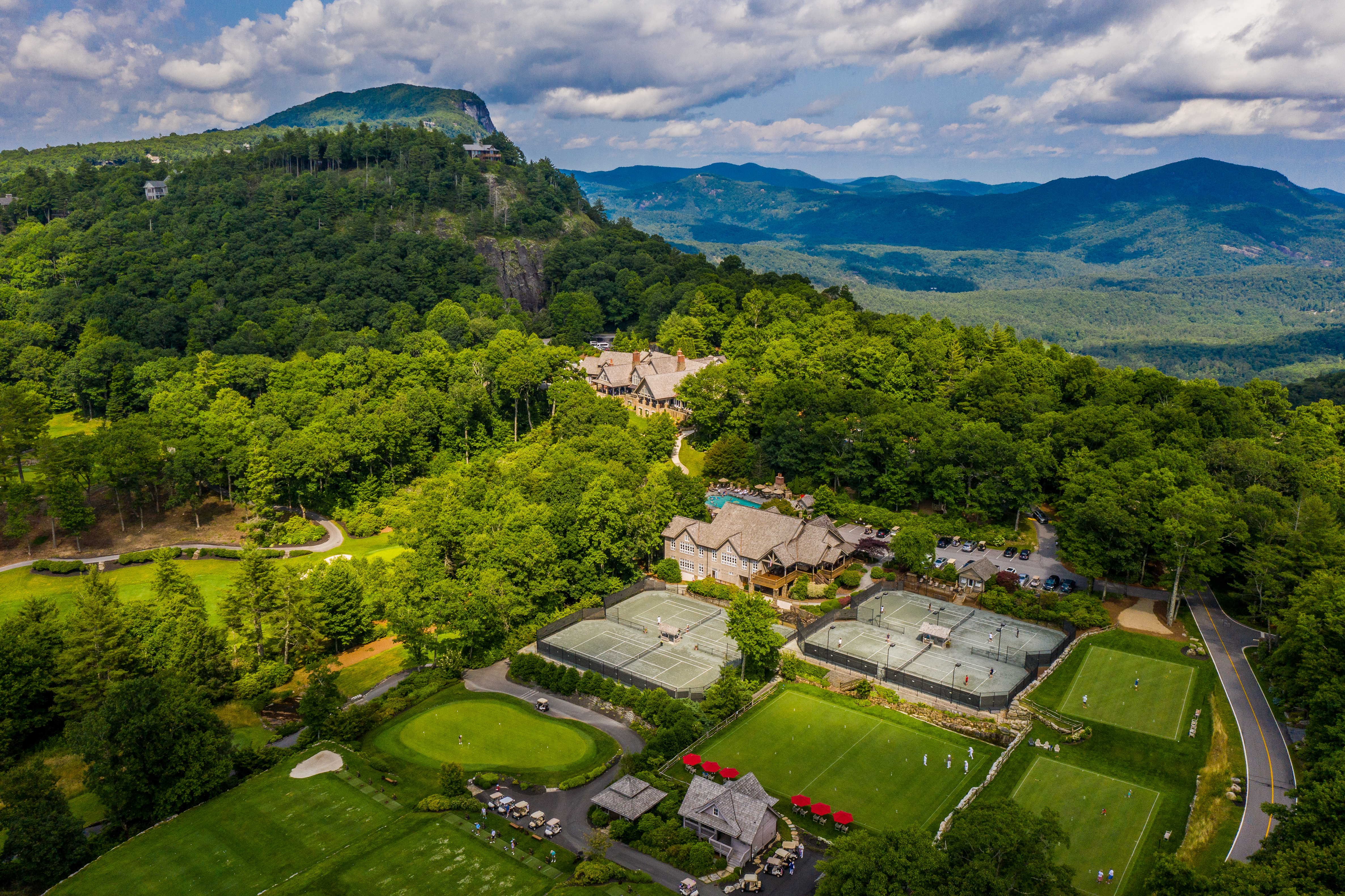 The Highlands Cashiers Plateau: An Introduction to the Communities of the Plateau